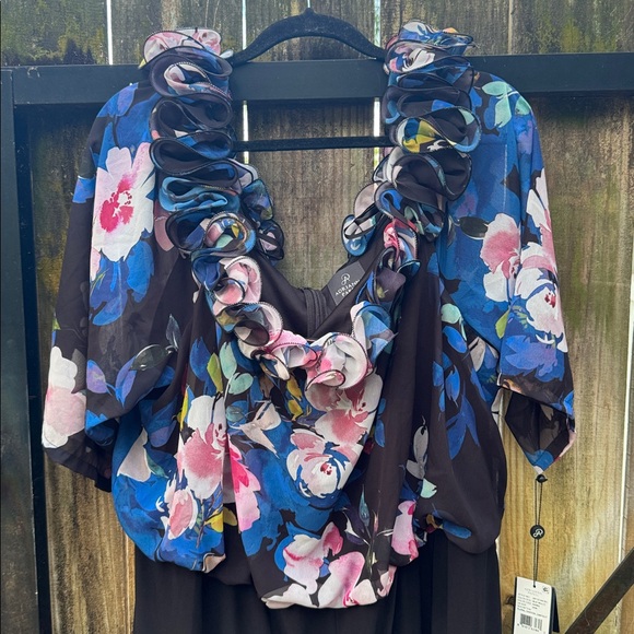 Adrianna Papell Off Shoulder Ruffled Neck 3/4 Sleeve Floral Print, size 24W - Picture 5 of 10